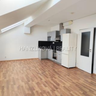 Pronájem bytu 1+kk a garsoniéry 42 m² České Budějovice 3, Pekárenská