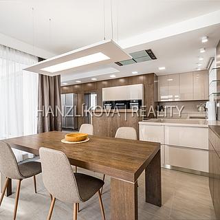 Prodej bytu 5+1 a více 303 m² České Budějovice 2, Volejbalistů