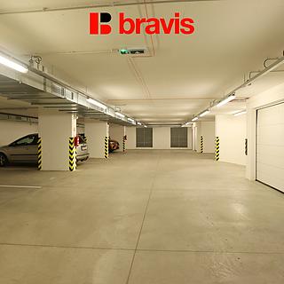 Pronájem parkovacího místa 14 m² Brno