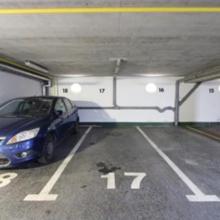 Pronájem parkovacího místa 14 m² Brno