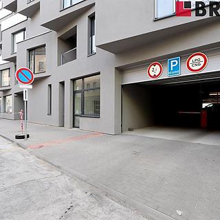 Pronájem parkovacího místa 10 m² Brno Trnitá, Křenová
