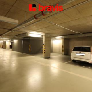 Pronájem parkovacího místa 15 m² Brno