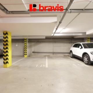 Pronájem parkovacího místa 12 m² Brno