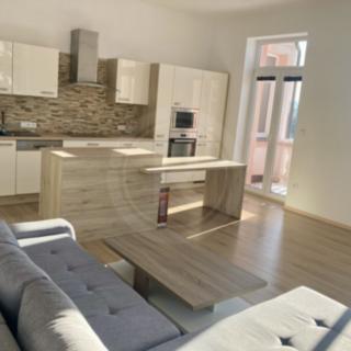 Pronájem bytu 2+kk 66 m² Kamenný Újezd
