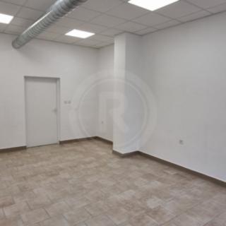 Prodej kanceláře 40 m² Hluboká nad Vltavou, Husova