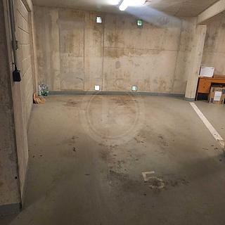 Pronájem parkovacího místa 25 m² České Budějovice