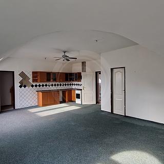 Pronájem bytu 3+1 95 m² České Budějovice