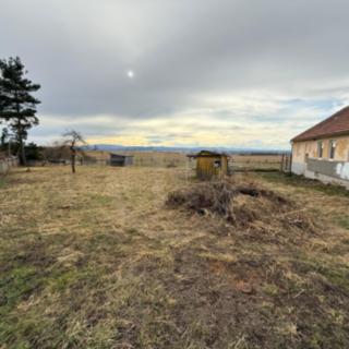 Prodej stavební parcely 847 m² Hůry
