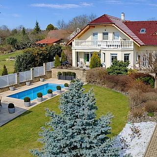 Prodej rodinného domu 243 m² Kly Záboří