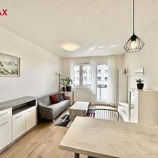 Pronájem bytu 2+kk 44 m&sup2; Praha