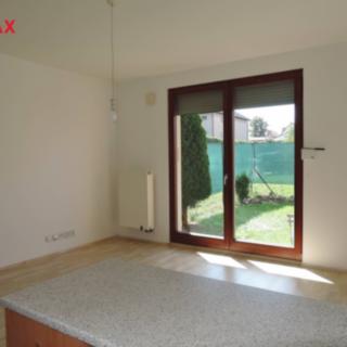 Pronájem bytu 1+kk a garsoniéry 28 m² Hostivice, B. Němcové