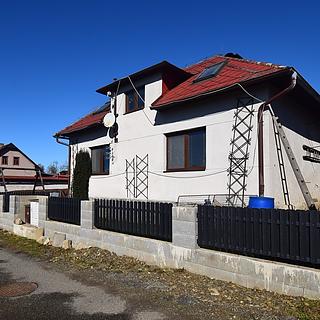 Prodej bytu 4+kk 208 m&sup2; Služátky