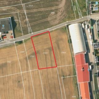 Prodej komerčního pozemku 1329 m² Slaný