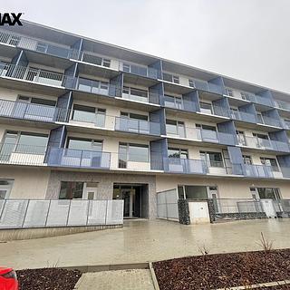 Pronájem bytu 2+kk 71 m² Velvary, Školní