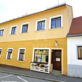 Prodej rodinného domu, 220m²