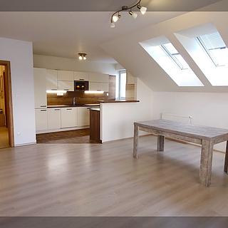 Pronájem bytu 3+kk 89 m² Trhové Sviny, Za Pilou