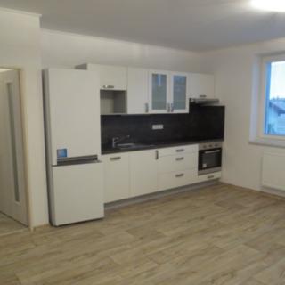 Pronájem bytu 2+kk 42 m² Kamenný Újezd, 5. května