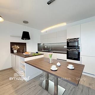Pronájem bytu 3+kk, 80m²