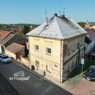 Prodej rodinného domu 664 m² Město Touškov