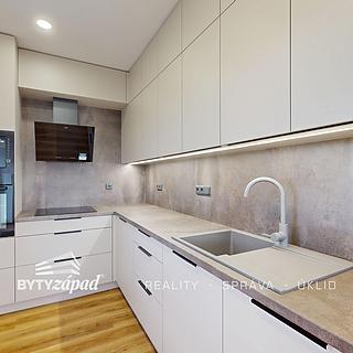 Pronájem bytu 3+kk 100 m² Vejprnice, Manětínská