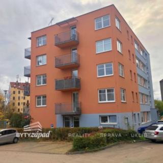 Pronájem bytu 2+kk 54 m² Plzeň