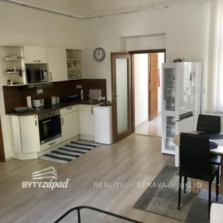 Pronájem bytu 2+kk 51 m² Plzeň Vnitřní Město, náměstí Republiky