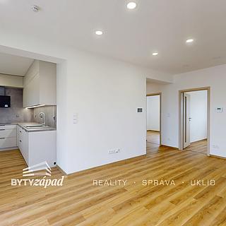 Pronájem bytu 3+kk 100 m² Vejprnice, Manětínská