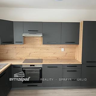 Pronájem rodinného domu 92 m² Spálené Poříčí, Štítovská