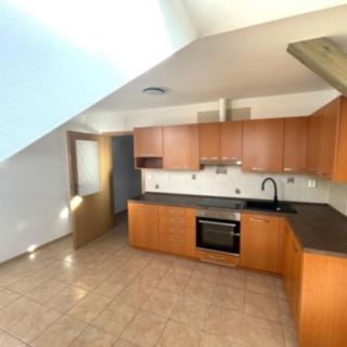 Pronájem bytu 1+kk a garsoniéry 62 m² Malšice, náměstí V. Háka