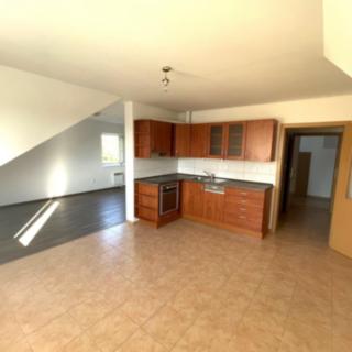 Pronájem bytu 1+kk a garsoniéry 57 m² Malšice, náměstí V. Háka