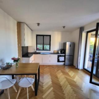 Pronájem bytu 1+kk a garsoniéry 38 m² Tábor, Bechyňská