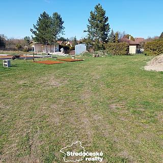 Prodej stavební parcely 853 m&sup2; Čečelice