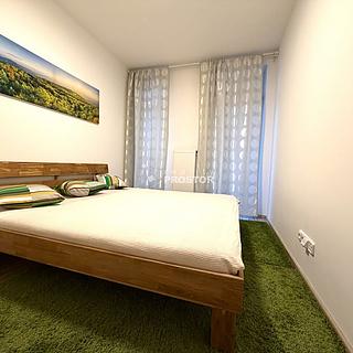 Pronájem bytu 3+kk 113 m² Praha