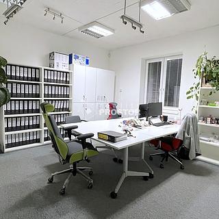 Pronájem kanceláře 456 m² Jirny