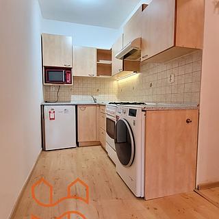 Pronájem bytu 1+kk a garsoniéry 28 m² Frýdek-Místek Místek, Československé armády