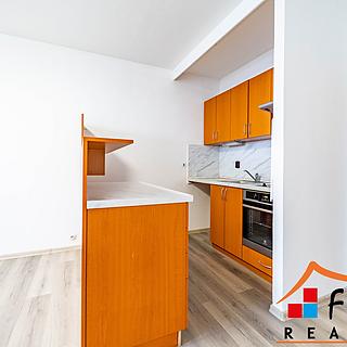 Prodej bytu 1+kk a garsoniéry 31 m² Orlová Lutyně, Osvobození
