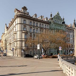 Pronájem kanceláře, 221m&sup2;