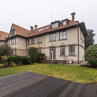 Pronájem rodinného domu 222 m&sup2; Praha