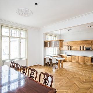 Pronájem bytu 5+1 a více 197 m² Praha Josefov, Pařížská