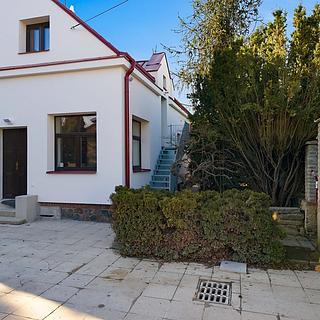 Pronájem bytu 4+kk 71 m&sup2; Praha
