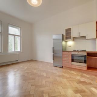 Pronájem kanceláře 78 m² Praha