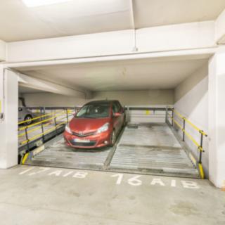 Pronájem parkovacího místa 10 m² Praha