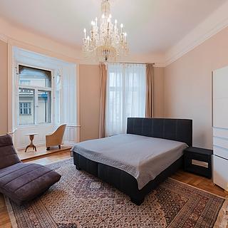 Pronájem bytu 4+1 135 m² Praha Josefov, Široká
