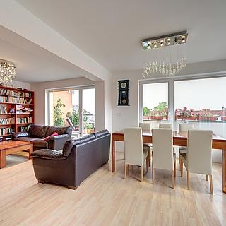 Pronájem bytu 5+kk 178 m² Praha Kobylisy, Na hlinách