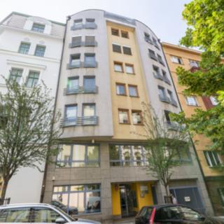 Pronájem garáže 10 m² Praha Vinohrady, Záhřebská