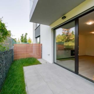 Pronájem bytu 1+kk, garsoniery 38 m² Praha