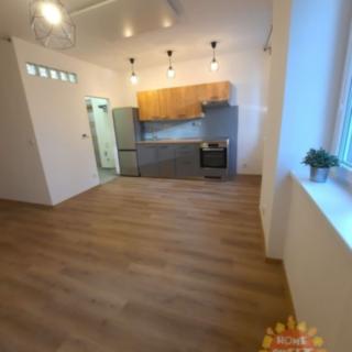 Pronájem bytu 2+1 48 m² Aš, Jiráskova