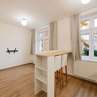 Pronájem bytu 2+kk 40 m² Praha Smíchov, Plzeňská