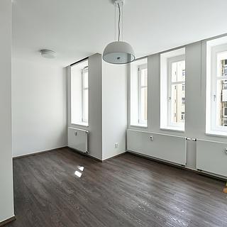 Pronájem bytu 1+kk, garsoniery 30 m² Praha