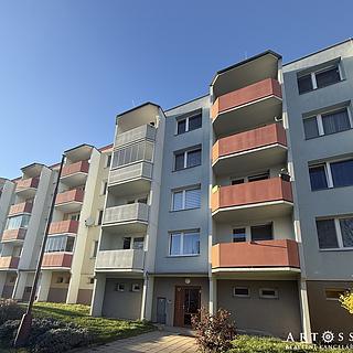 Pronájem bytu 2+1 59 m² Ivančice, Luční